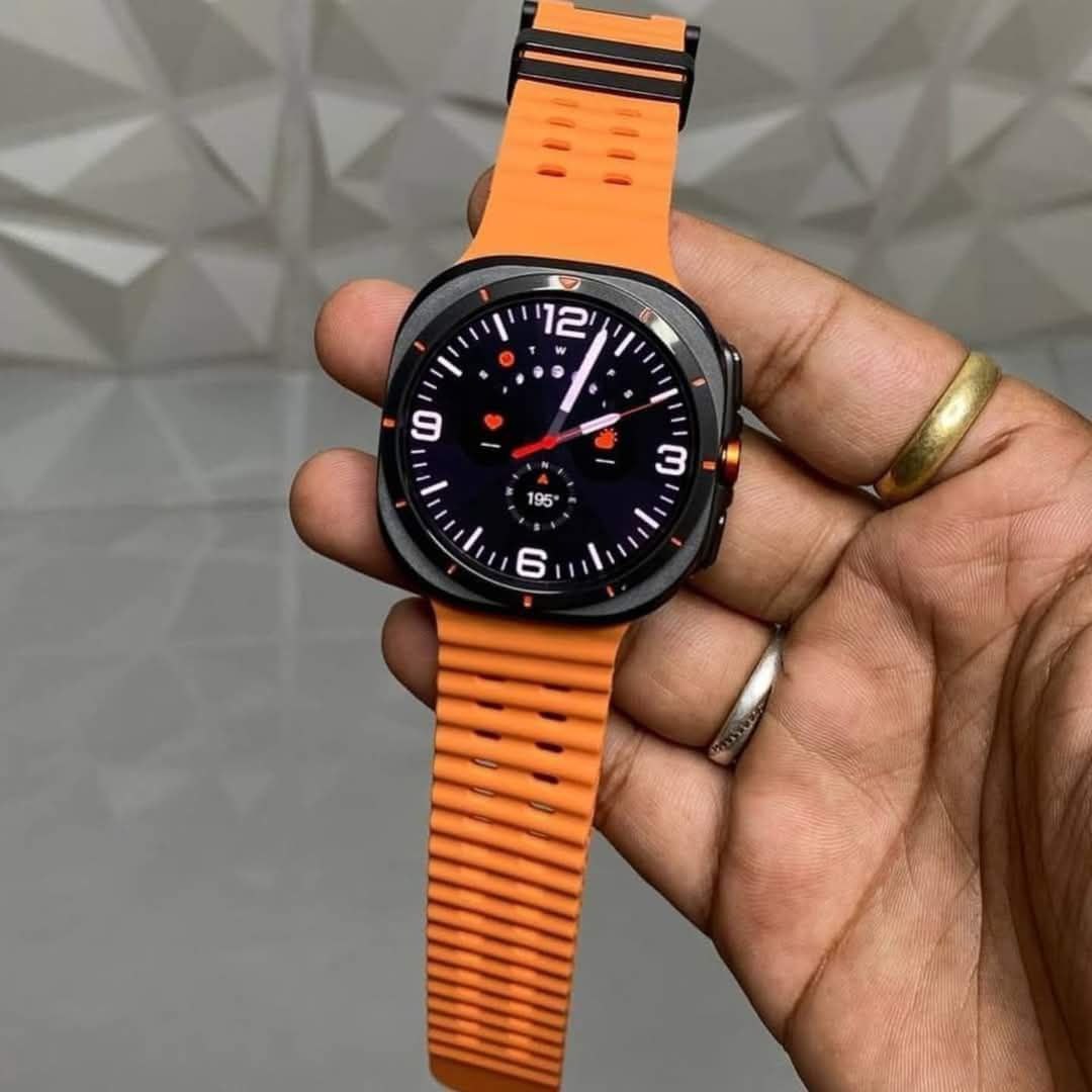 W7 ULTRA SMART WATCH